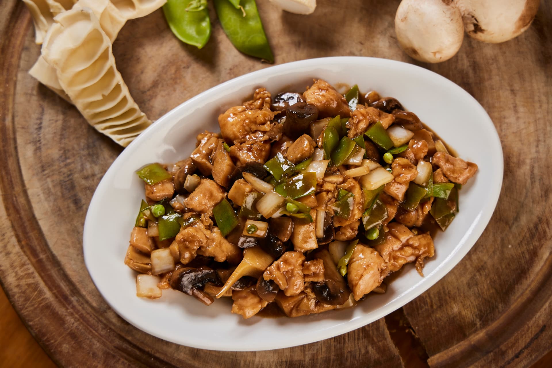 Frango com cogumelo preto