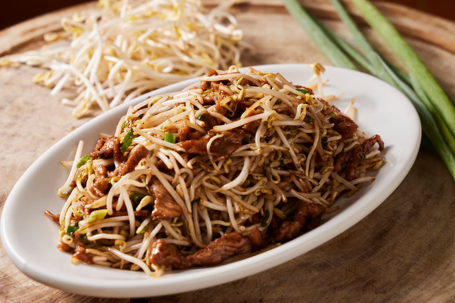 Carne com moyashi